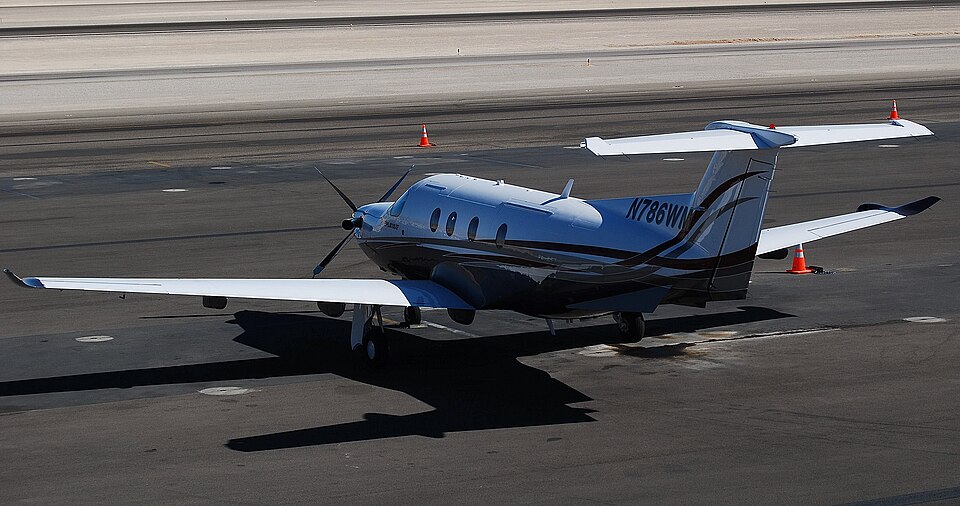 Pilatus PC-12 aircraft side view